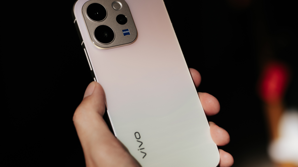 vivo v70 golden hour